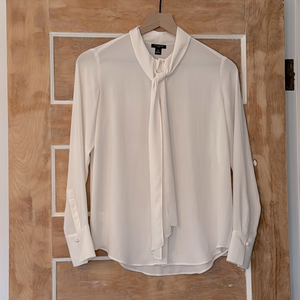 Ann Taylor Petite Blouse Pussybow detail